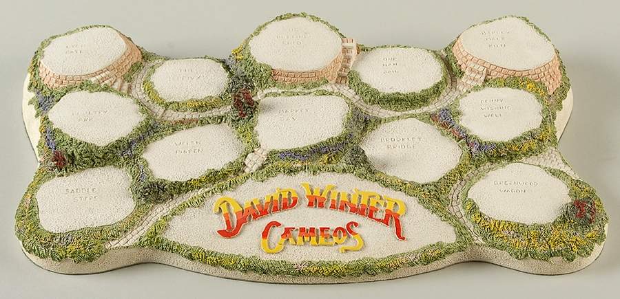 Cameos Diorama Bright Letters - Boxed by David Winter-1
