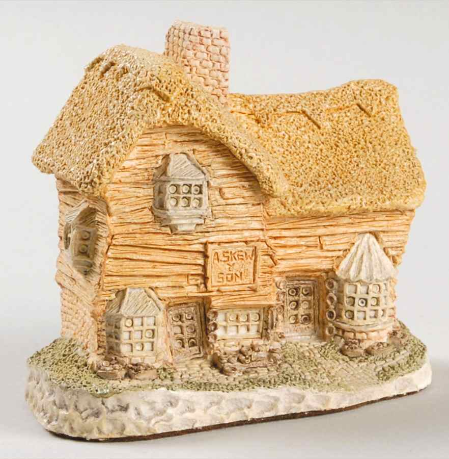 At the Center of the Village The Village Shop - Boxed by David Winter-1