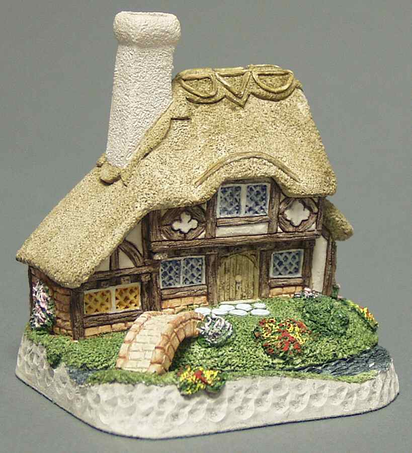 English Village Crystal Cottage - Boxed by David Winter-1