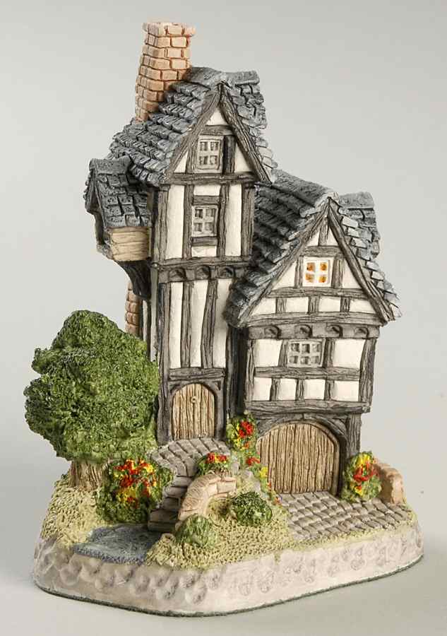 English Village Engine House-Brown Door - Boxed by David Winter-1