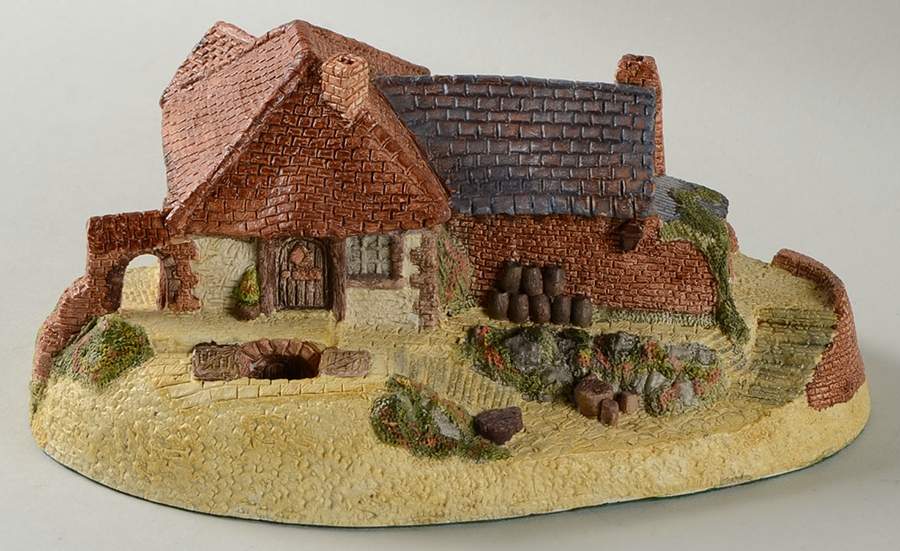 Main Collection Three Ducks Inn - No Box by David Winter-1