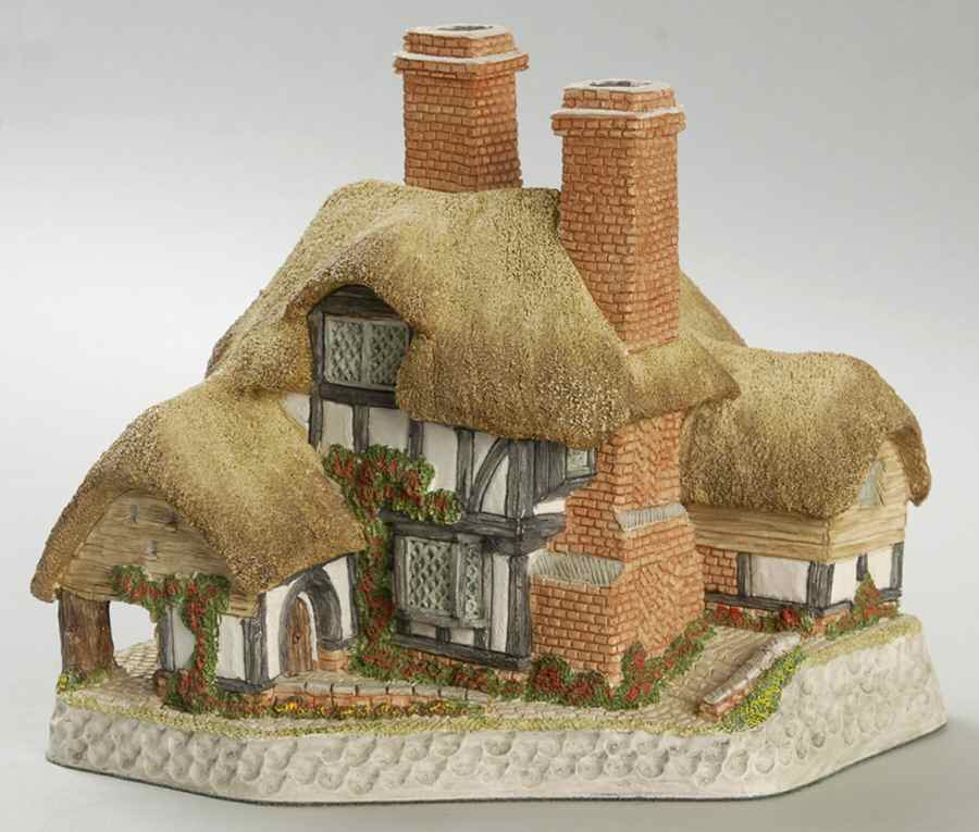 Main Collection Moonlight Haven - Boxed by David Winter-1