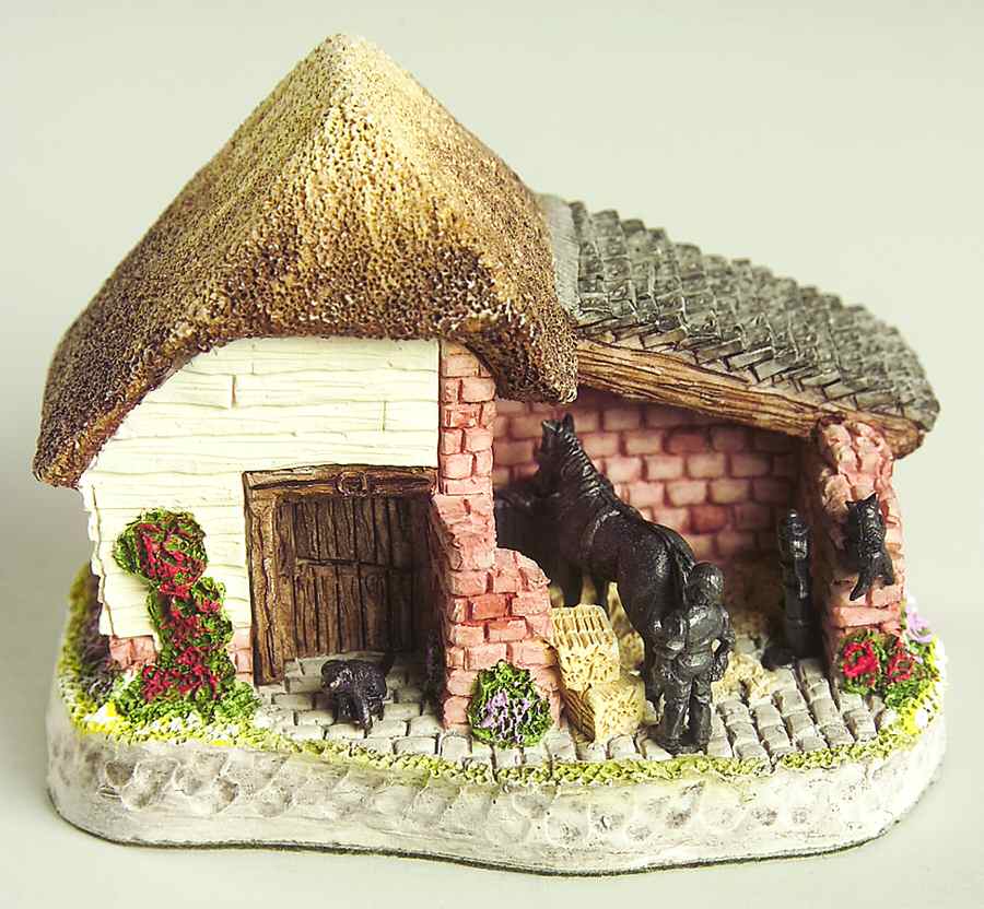 The Shires Staffordshire Stable - Boxed by David Winter-1