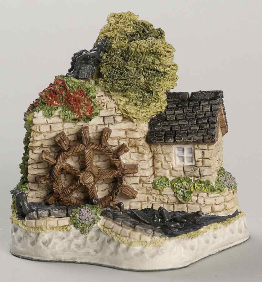 The Shires Wiltshire Waterwheel - Boxed by David Winter-1