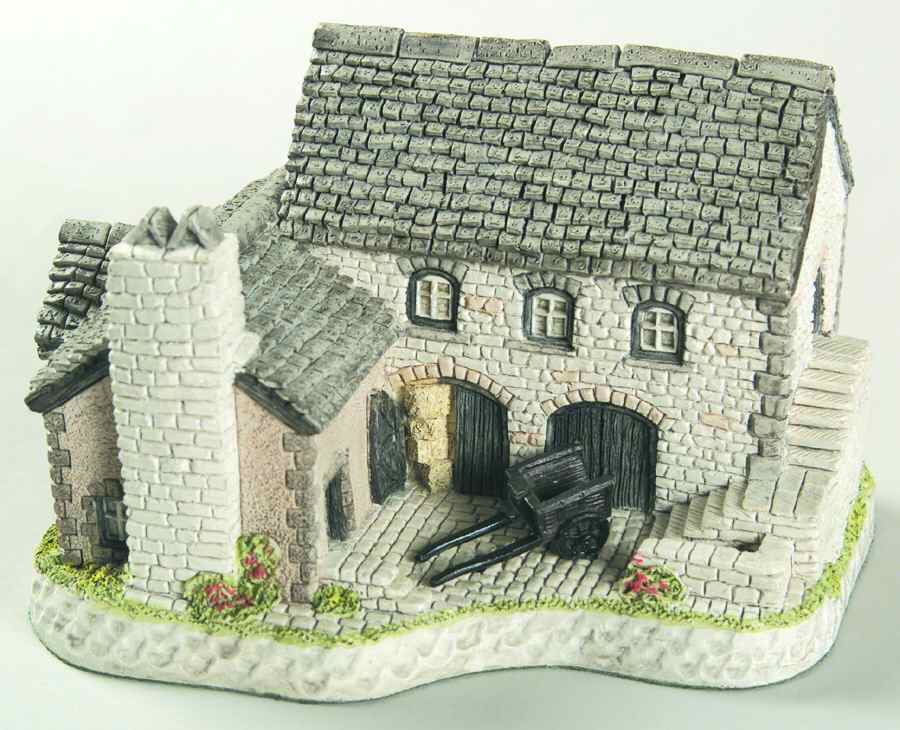 Welsh Collection Tyddyn Siriol - Boxed by David Winter-1