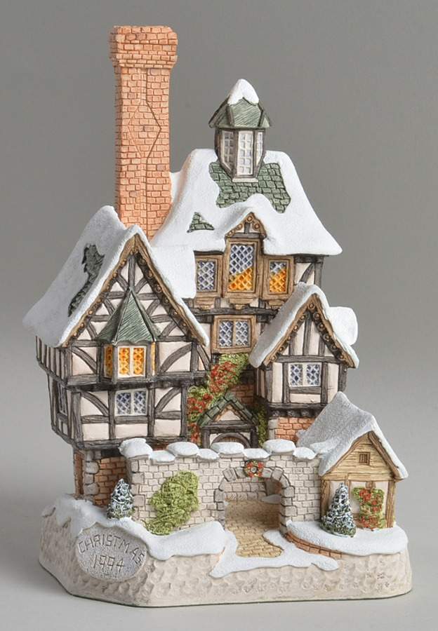Dickens Christmas Scrooges Family Home - No Box by David Winter-1