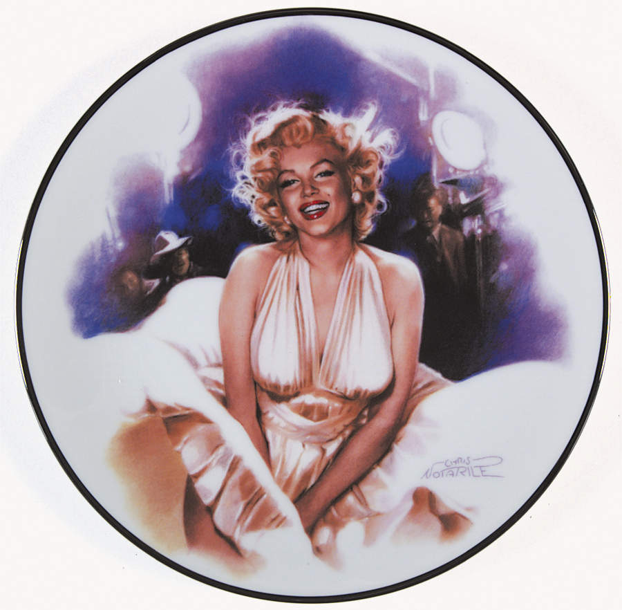 Magic of Marilyn Monroe Photo Opportunity - No Box by Delphi-1