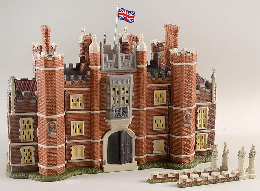 Dickens Village Hampton Court Palace - Nb769, No Box by Department 56-1