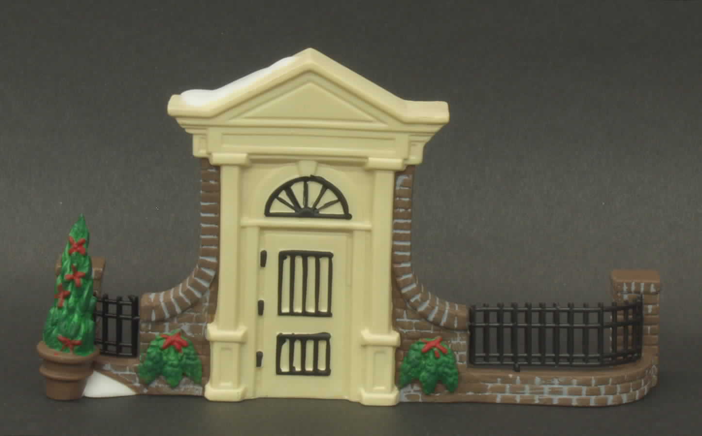Disney Parks Village Olde World Antiques Gate - Boxed by Department 56-1