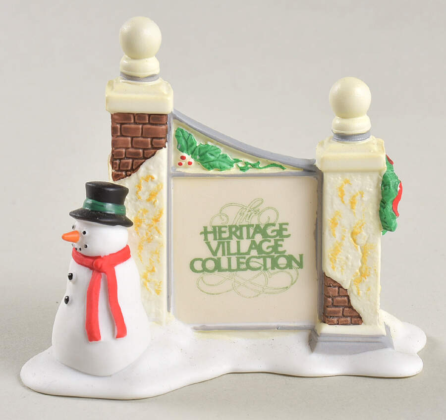 Heritage Village Village Sign With Snowman - Boxed by Department 56-1