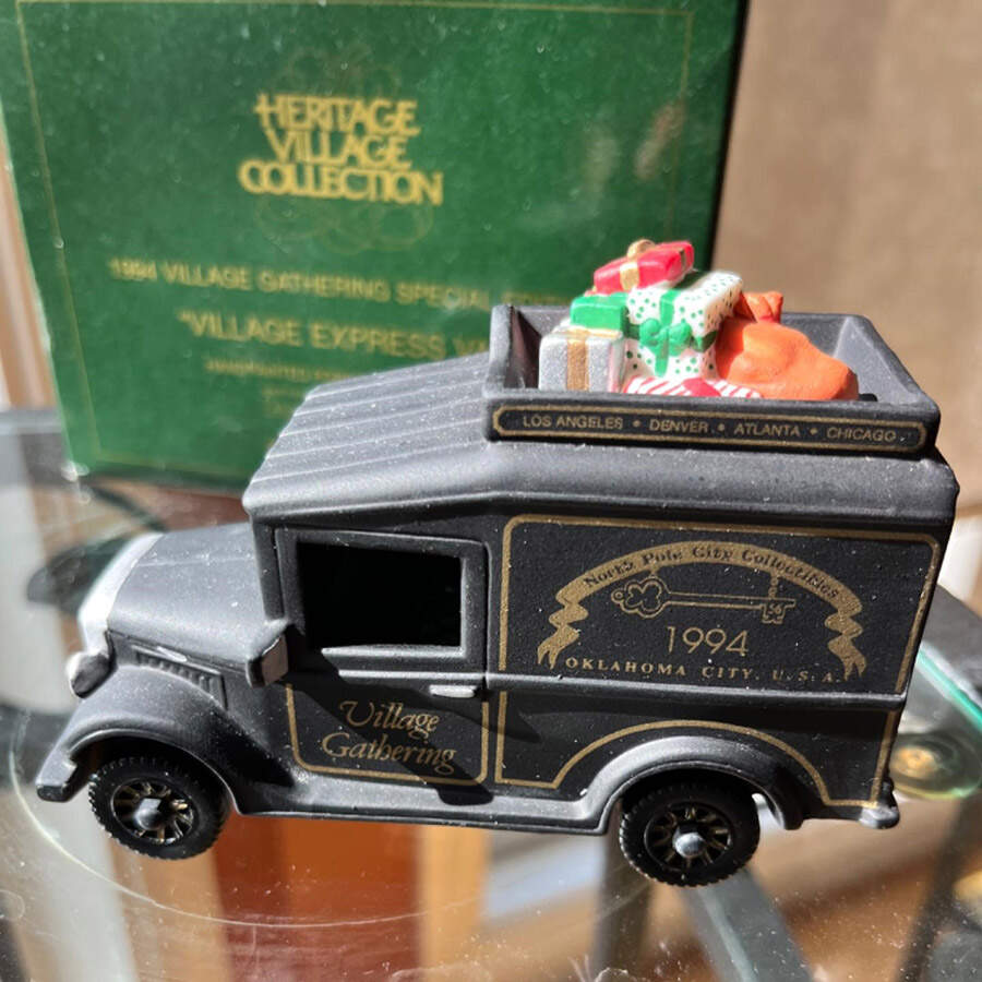 Heritage Village North Pole City Collectors  - No Box by Department 56-1
