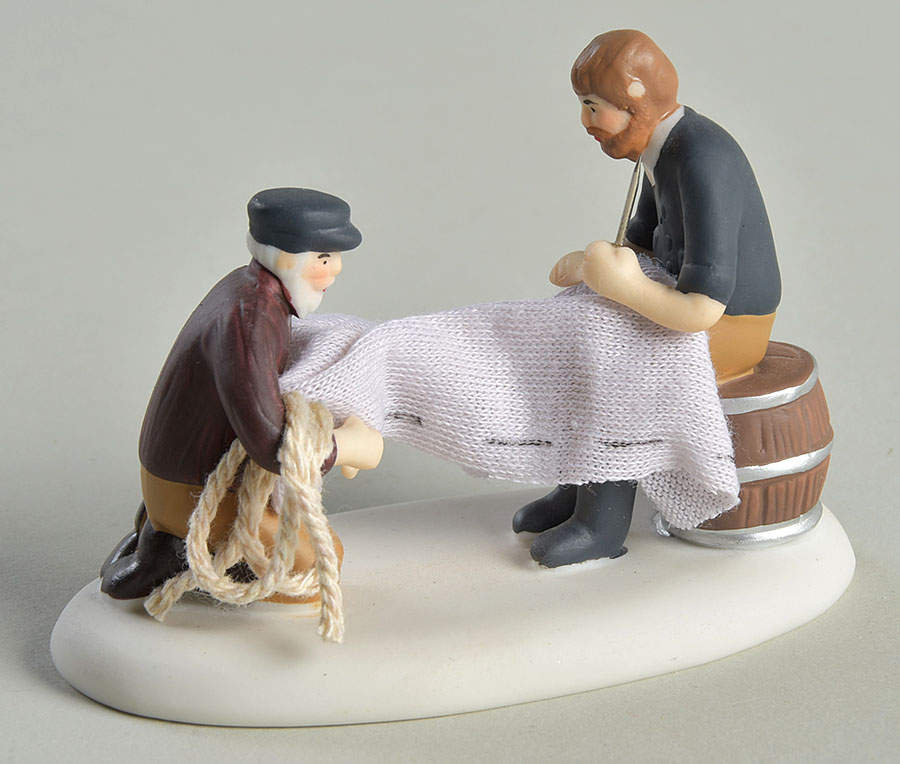 New England Village Mending The Sails - Boxed by Department 56-1