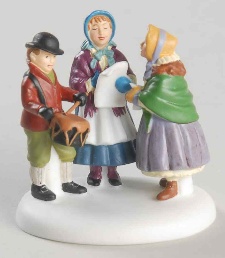New England Village Caroling On Christmas - Boxed by Department 56-1
