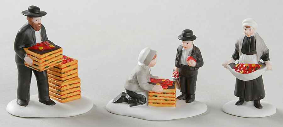 New England Village Amish Family-With Mustache-Set Of 3 - Boxed by Department 56-1