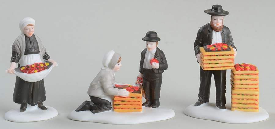 New England Village Amish Family-No Mustache-Set Of 3 - Boxed by Department 56-1