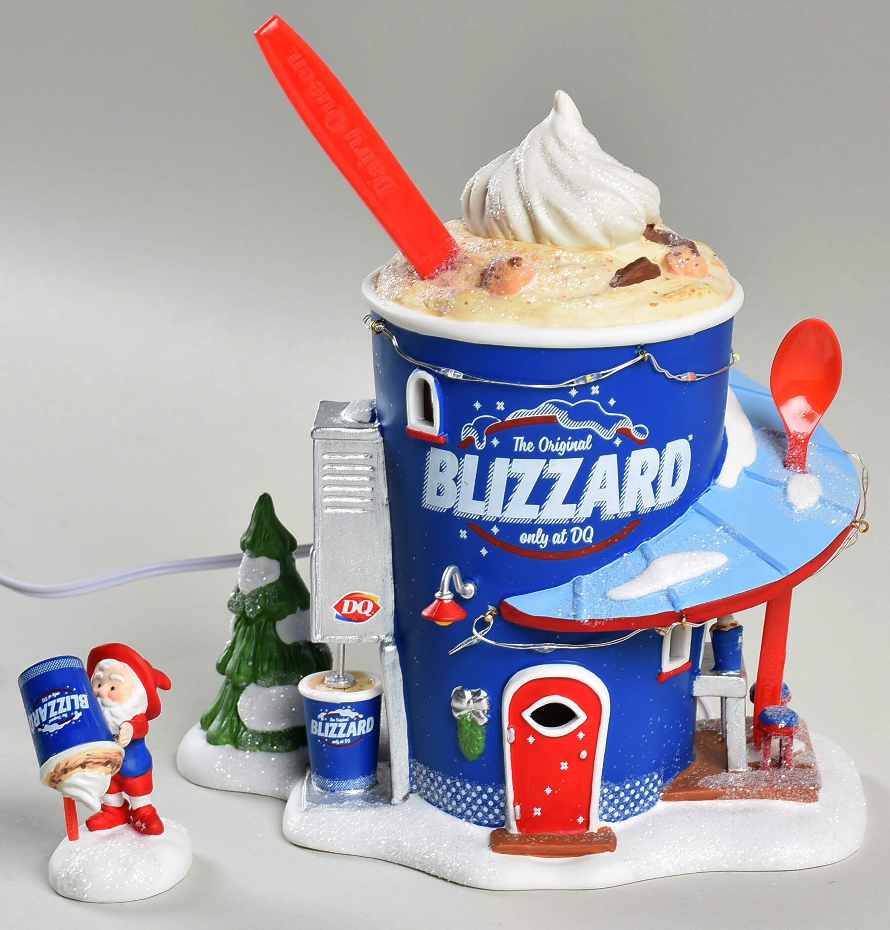 North Pole Village Forecasting A Blizzard - Dq Set Of 2 - With Box Bx671 by Department 56-1