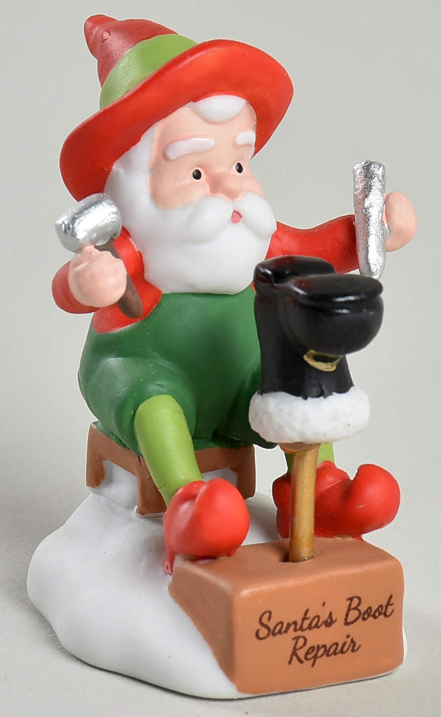 North Pole Village Santa's Chief Cobbler - With Box Bx669 by Department 56-1