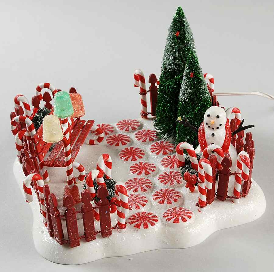 North Pole Village Peppermint Front Yard - With Box Bx325 by Department 56-1