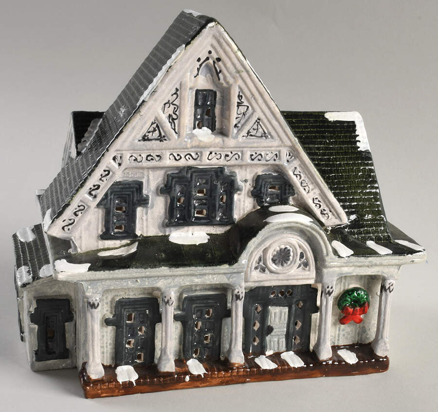 Snow Village Victorian Cottage - With Box Bx715 by Department 56-1