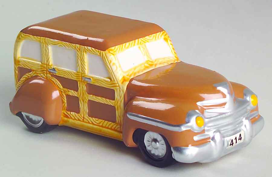 Snow Village Woody Station Wagon - Boxed by Department 56-1