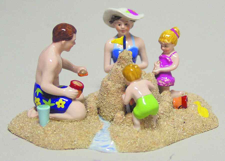 Snow Village A Day At The Beach - Boxed by Department 56-1