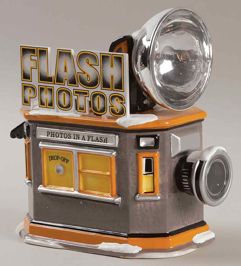Snow Village Flash Photo Hut - With Box Bx913 by Department 56-1