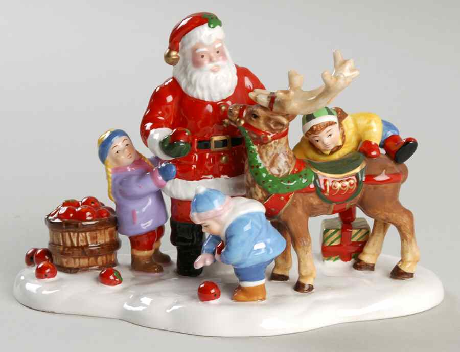 Santa Comes To Town Santa Comes To Town - Boxed by Department 56-1