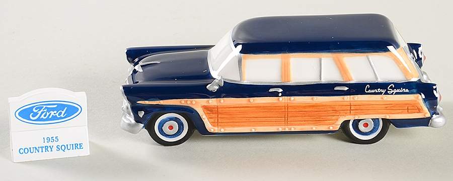 Snow Village 1955 Black Ford Country Squire With Sign - With Box Bx1243 by Department 56-1