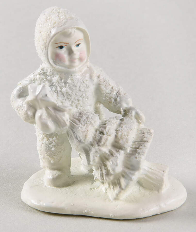 Snowbabies-Miniature I'Ll Put Up The Tree - Boxed by Department 56-1