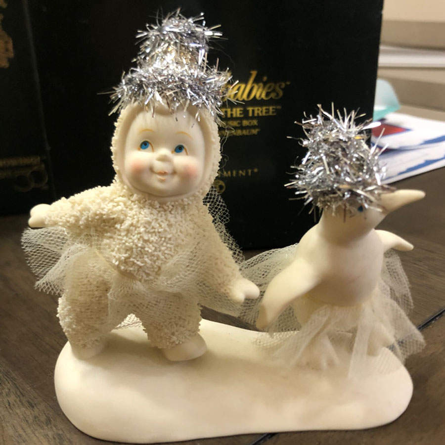 Snow Dream Who Wears It Best? - Boxed by Department 56-1