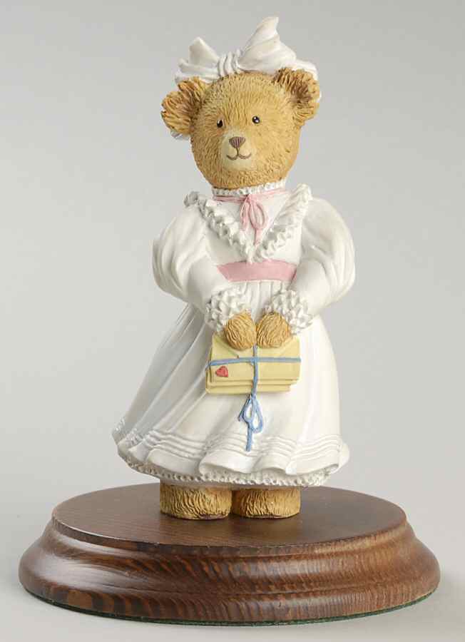The Upstairs Downstairs Bears Kitty Bosworth - Boxed by Department 56-1