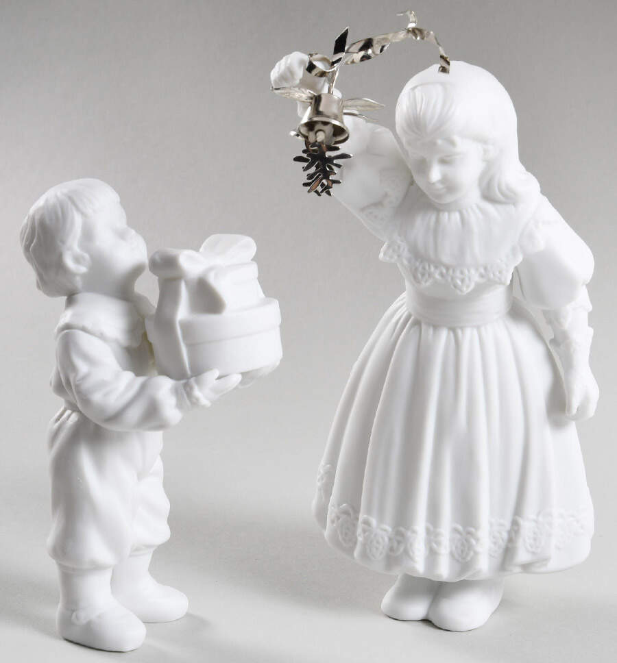 Winter Silhouettes-Porcelain Christmas Kiss-Set Of 2 - No Box by Department 56-1