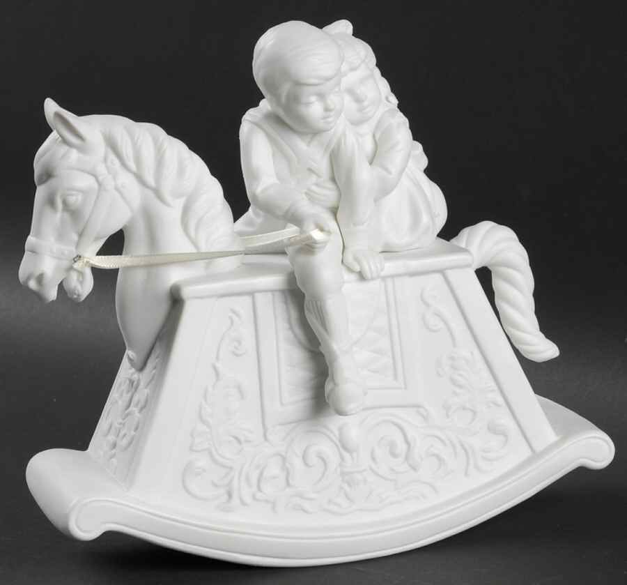 Winter Silhouettes-Porcelain Sharing A Christmas Moment-Brahms Lull - No Box by Department 56-1