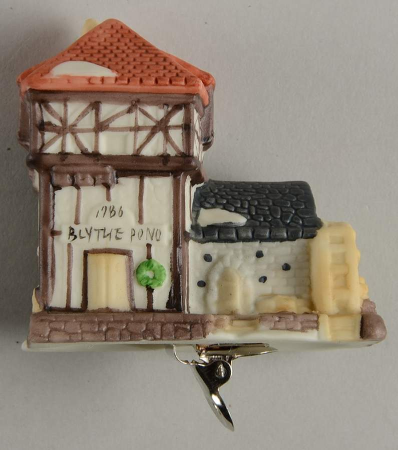 Dickens Village-Ornament Blythe Pond-Clip On - Boxed by Department 56-1