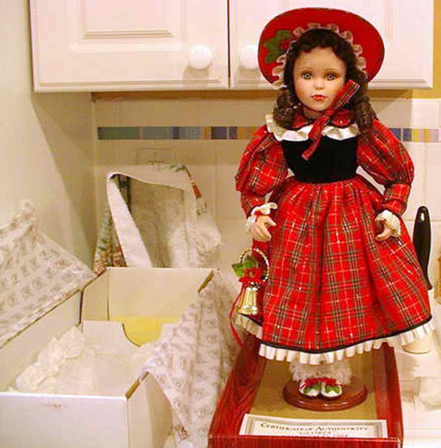Dynasty Dolls Gloria (Christmas-Musical) - Boxed by Dynasty Doll-1