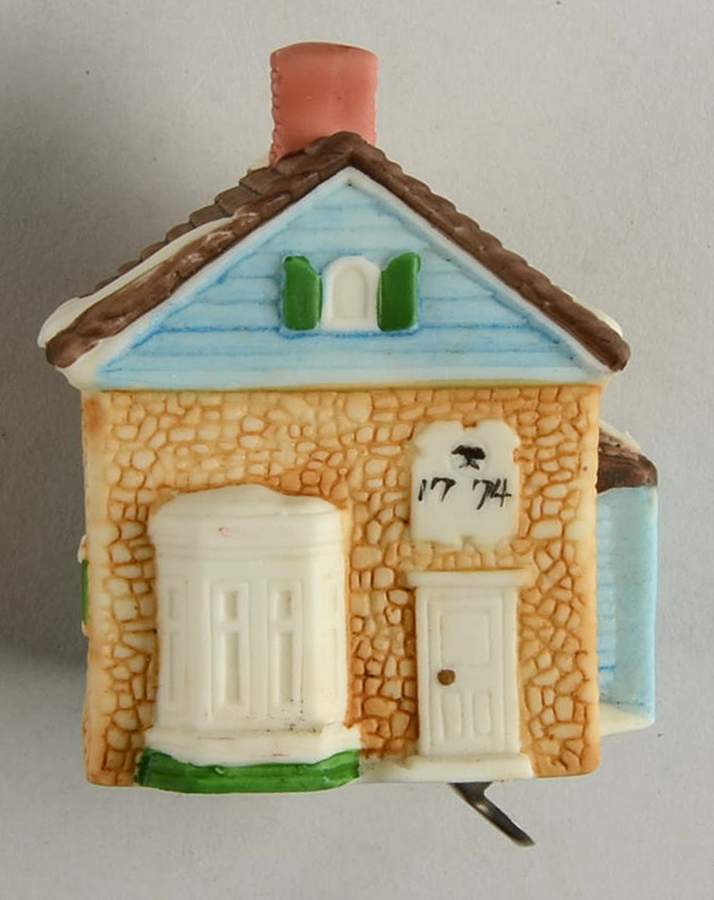 New England Village Ornament Apothocary - Boxed by Department 56-1