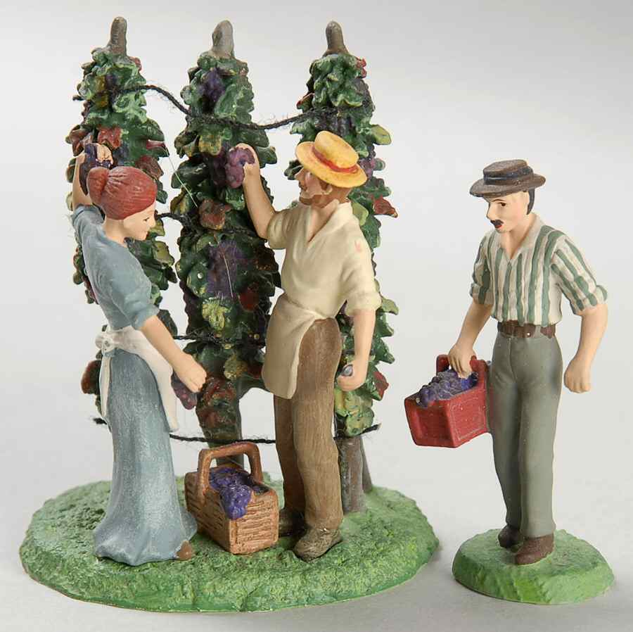 Seasons Bay Gathering Grapes-Set Of 2 - Boxed by Department 56-1