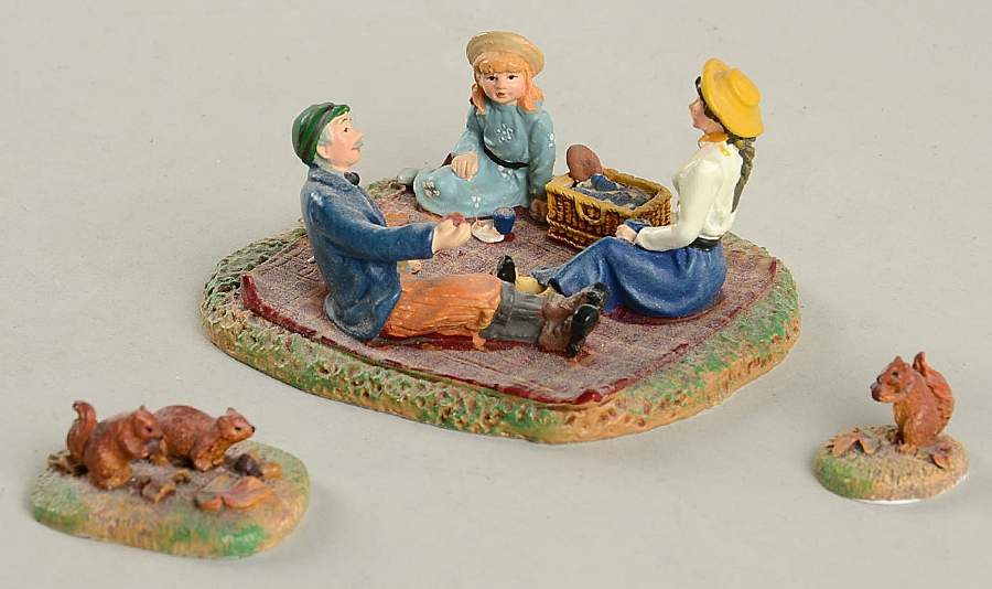 Seasons Bay An Afternoon Picnic - Boxed by Department 56-1