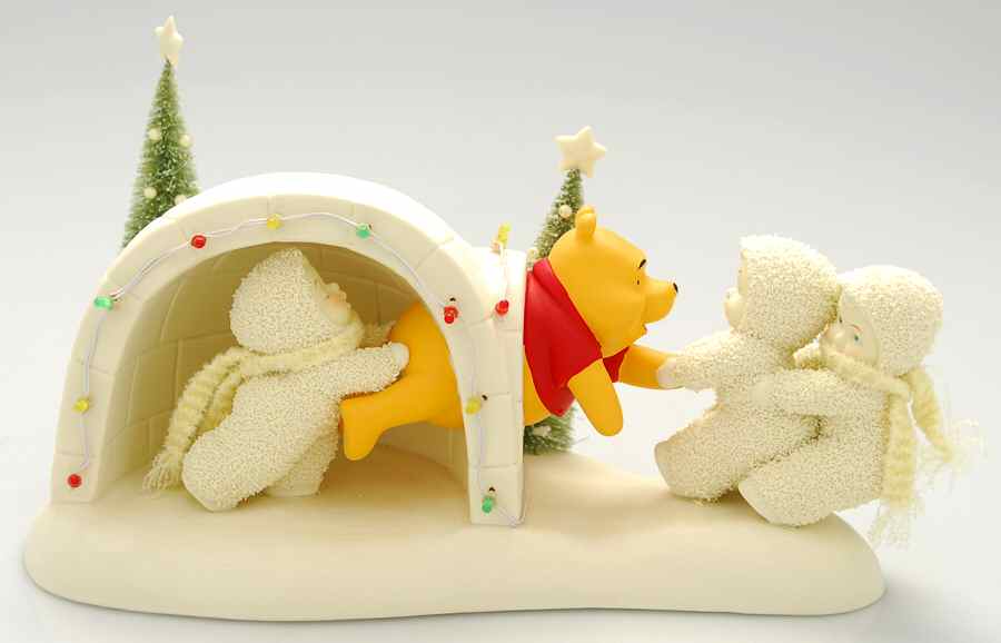 Winnie the Pooh - Guest Collection We'Ll Help You Through Pooh - Boxed by Department 56-1