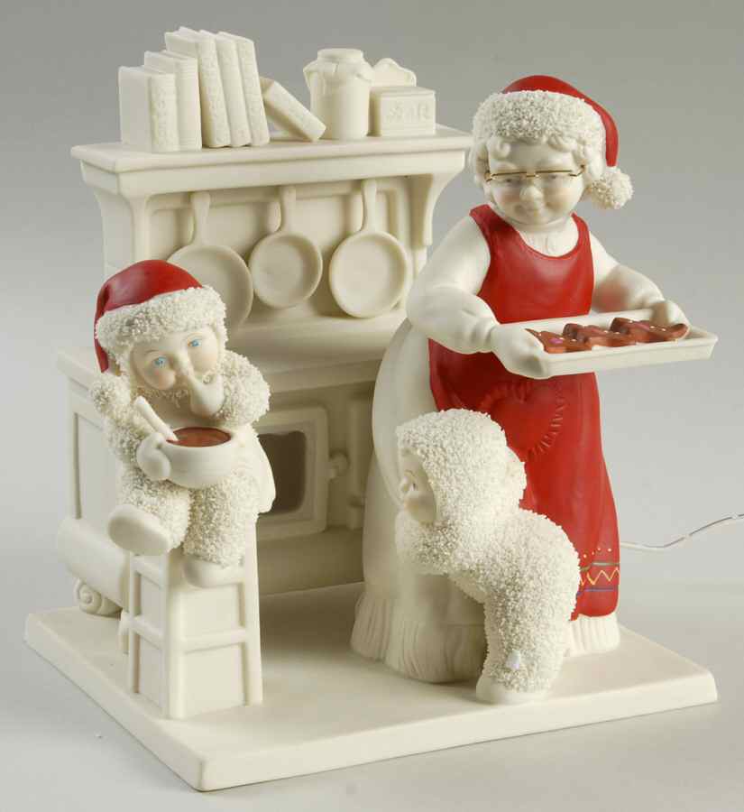 Santa & Mrs Claus - Guest Collection Baking For Santa - No Box by Department 56-1
