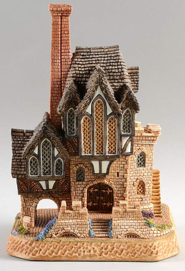 The Pilgrims Way Collection Marquis Walter's Manor - No Box by David Winter-1