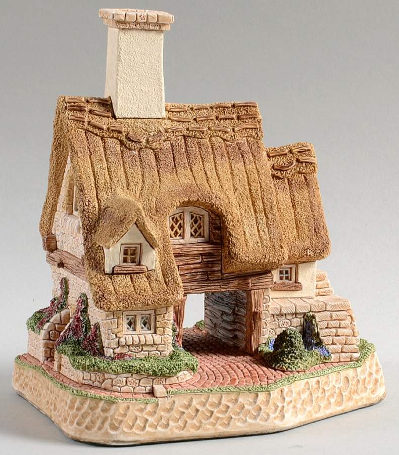 The Pilgrims Way Collection Griselda's Cottage - Boxed by David Winter-1