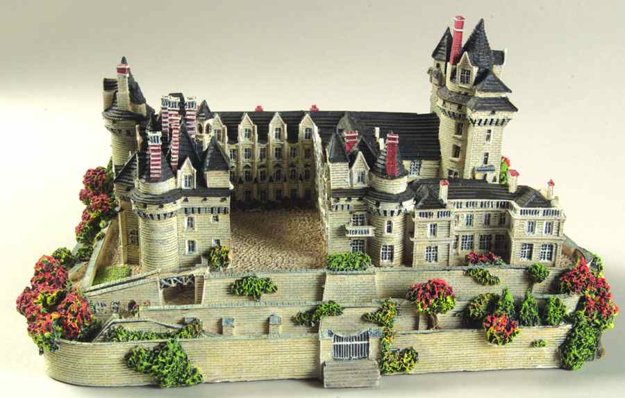 Enchanted Castles Of Europe Usse Castle - No Box by Danbury Mint-1
