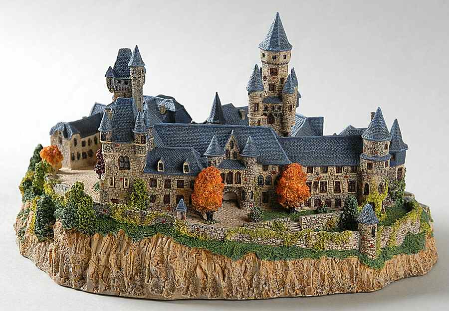 Enchanted Castles Of Europe Braunfels Castle - Boxed by Danbury Mint-1
