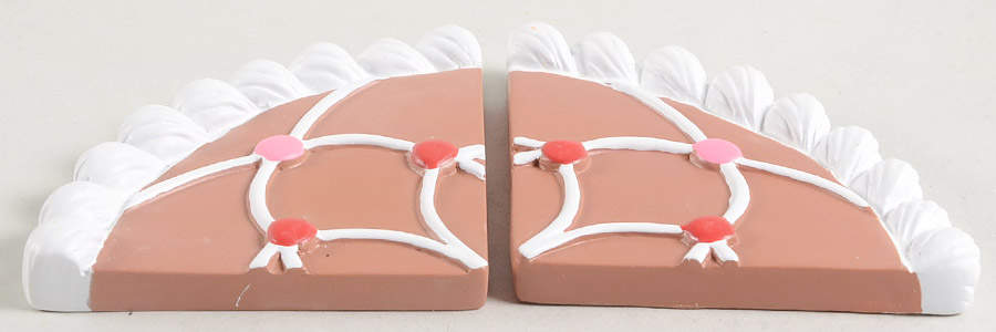 Gingerbread Lane - North Pole Gingerbread Road - Curved - Boxed by Department 56-1