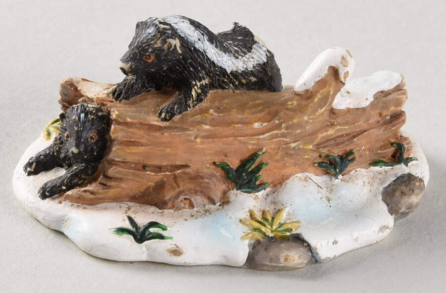 General Village Accessories Skunk - No Box by Department 56-1