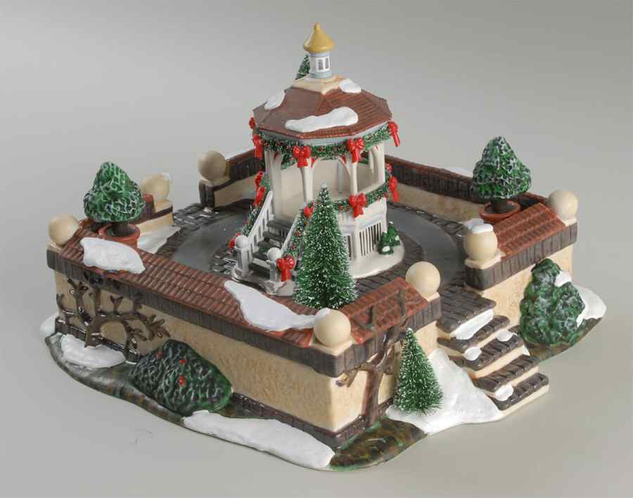 General Animated Accessories Classic Village Square - Boxed by Department 56-1