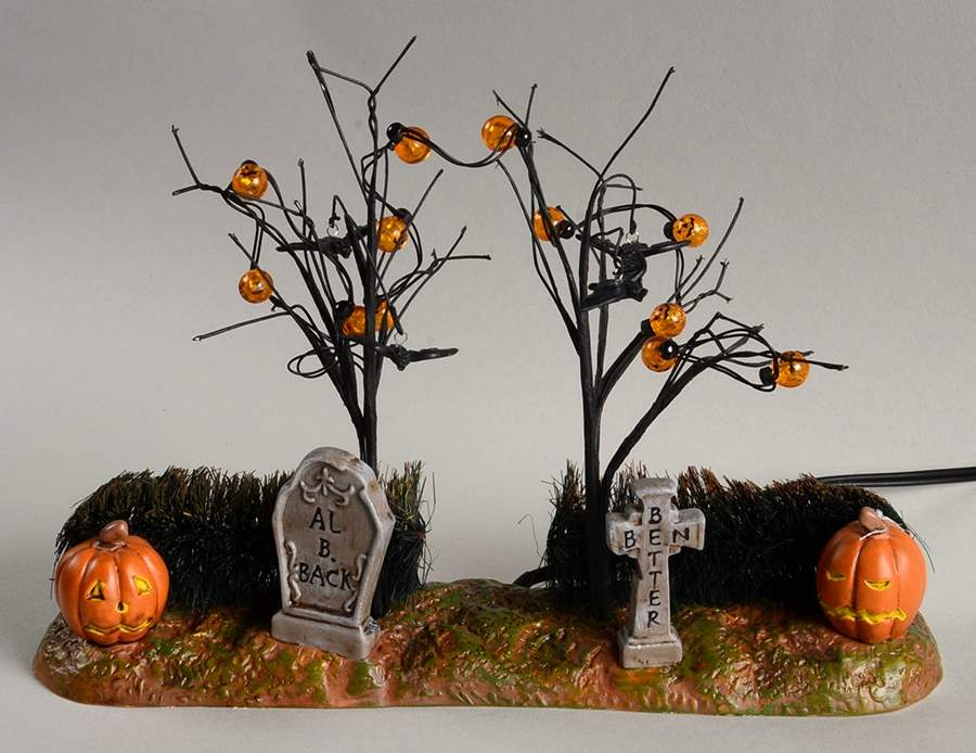 Snow Village Halloween Jack-O-Lantern Yard - Boxed by Department 56-1