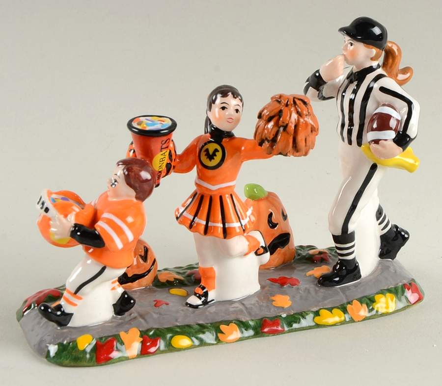 Snow Village Halloween Go Team! Trick-Or-Treaters - Boxed by Department 56-1