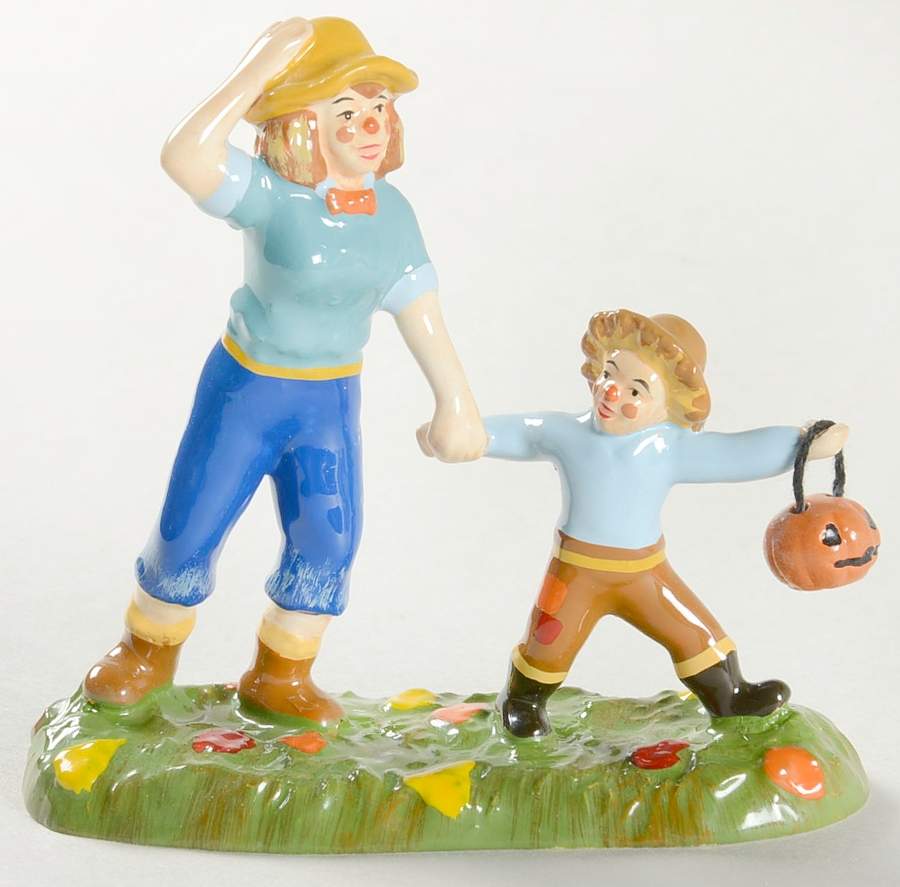 Trick Or Treat Lane - Snow Village Halloween Scarecrow Fun - Boxed by Department 56-1